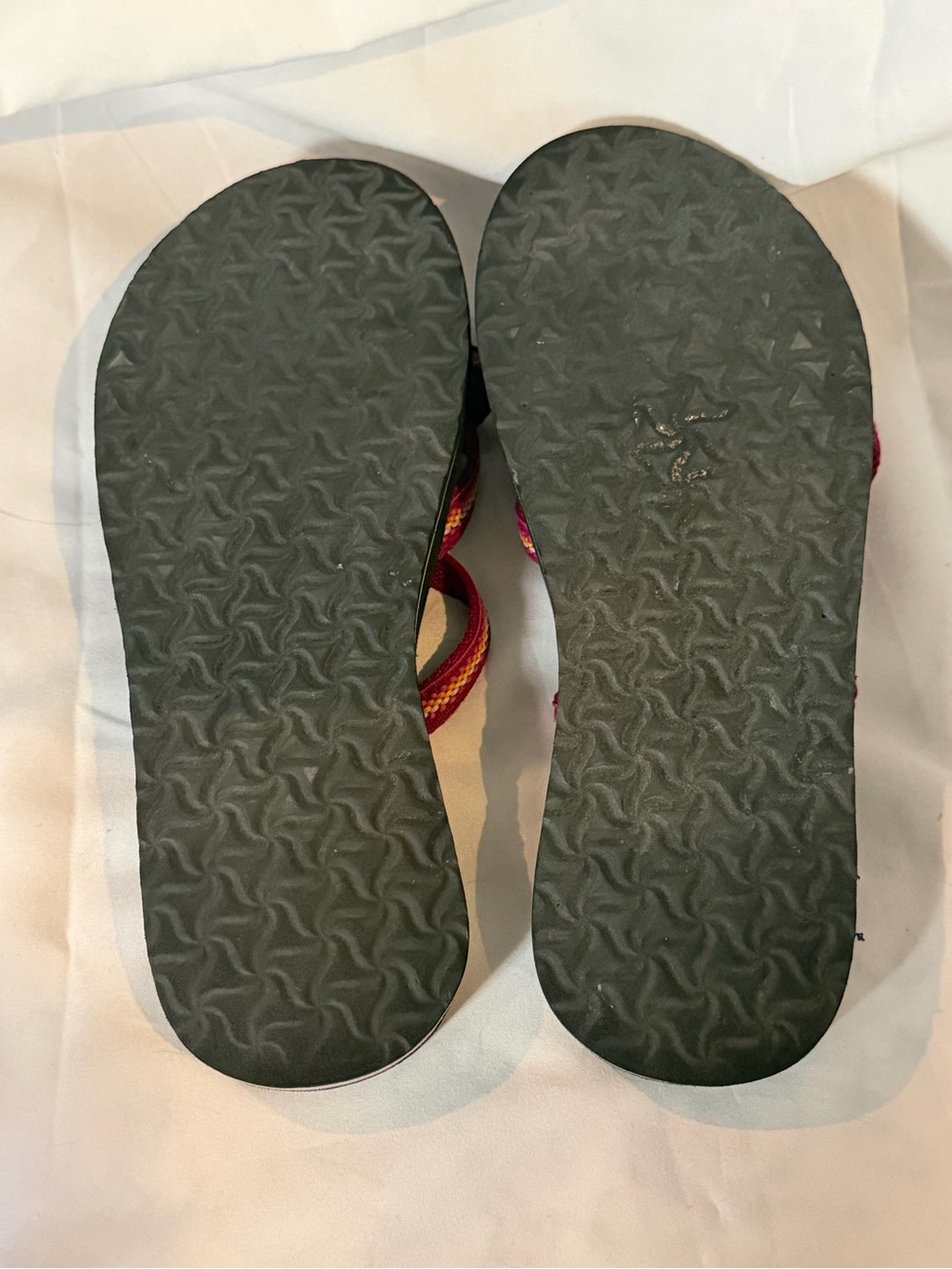 Teva Women's Olowahu Lindi Boysenberry Polyester Sandal Womens Size 7 - Picture 6 of 7